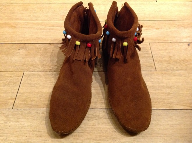 ミネトンカ フリンジブーツ